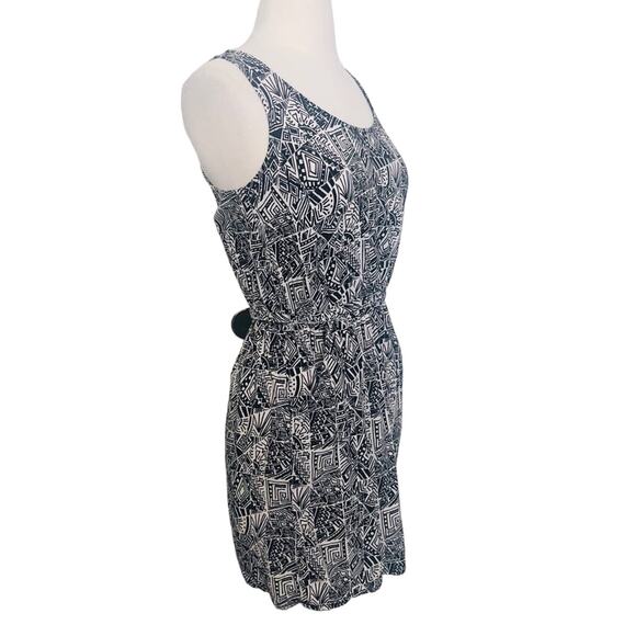 Mossimo black white geometric print tunic tank pockets keyhole - Picture 3 of 6